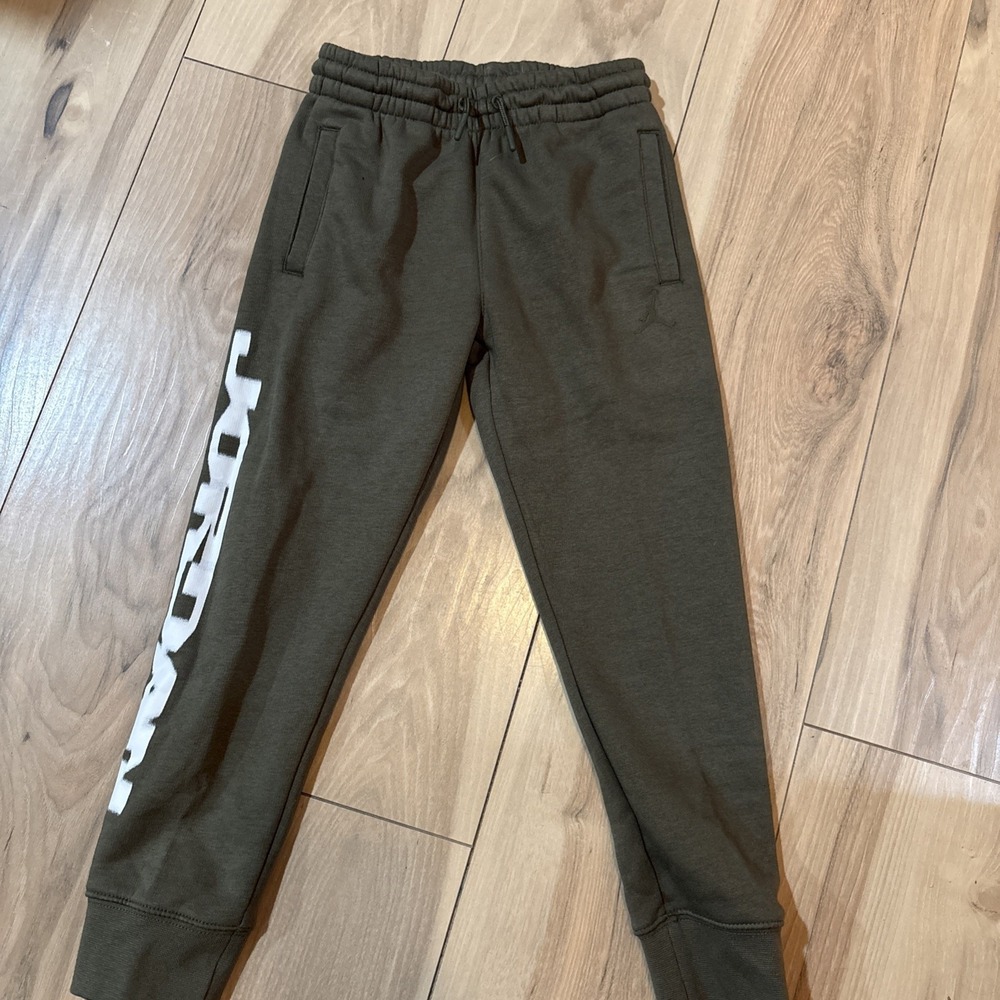 NWT Nike Air Jordan Boys Fleece  Jogger Sweatpants ‎ 85D229 Olive Green Size 5